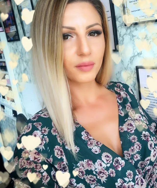 Илина Йоновска, Маникюр, педикюр и ноктопластика в Бургас