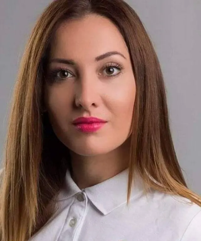 Таня Иванова, Маникюр, педикюр и ноктопластика в Пловдив
