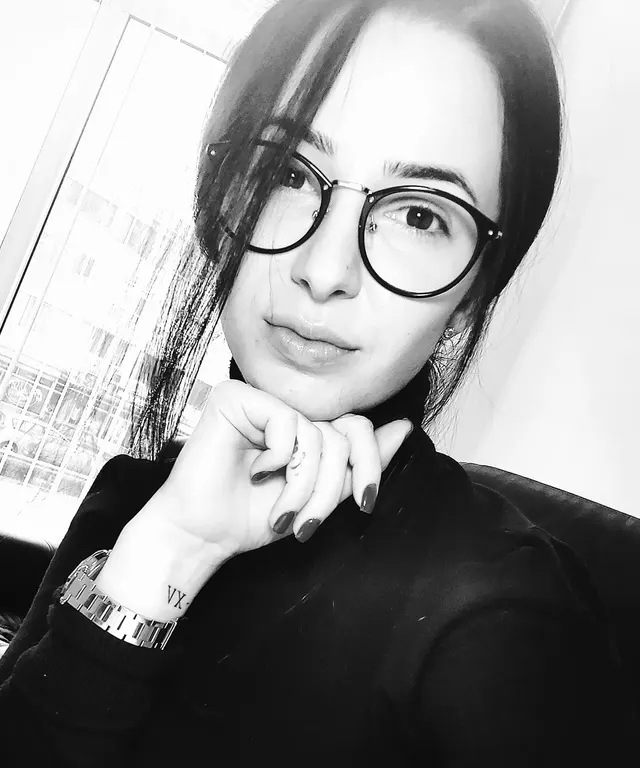 Пламена Чолакова, Маникюр, педикюр и ноктопластика в Ямбол