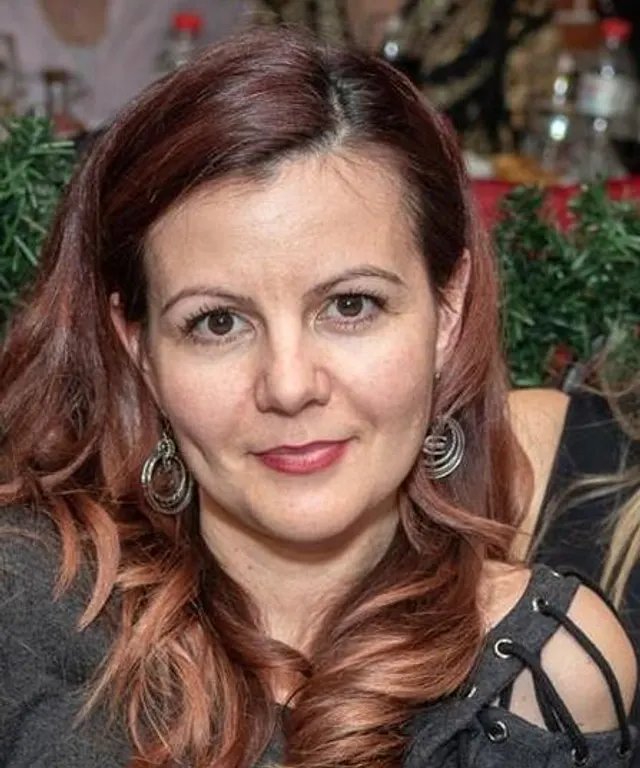 Венета Христова, Фризьорство и бръснарство в Ямбол